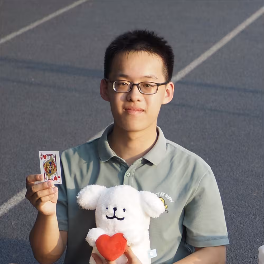 I am Yongpeng. I am wearing a blue shirt.